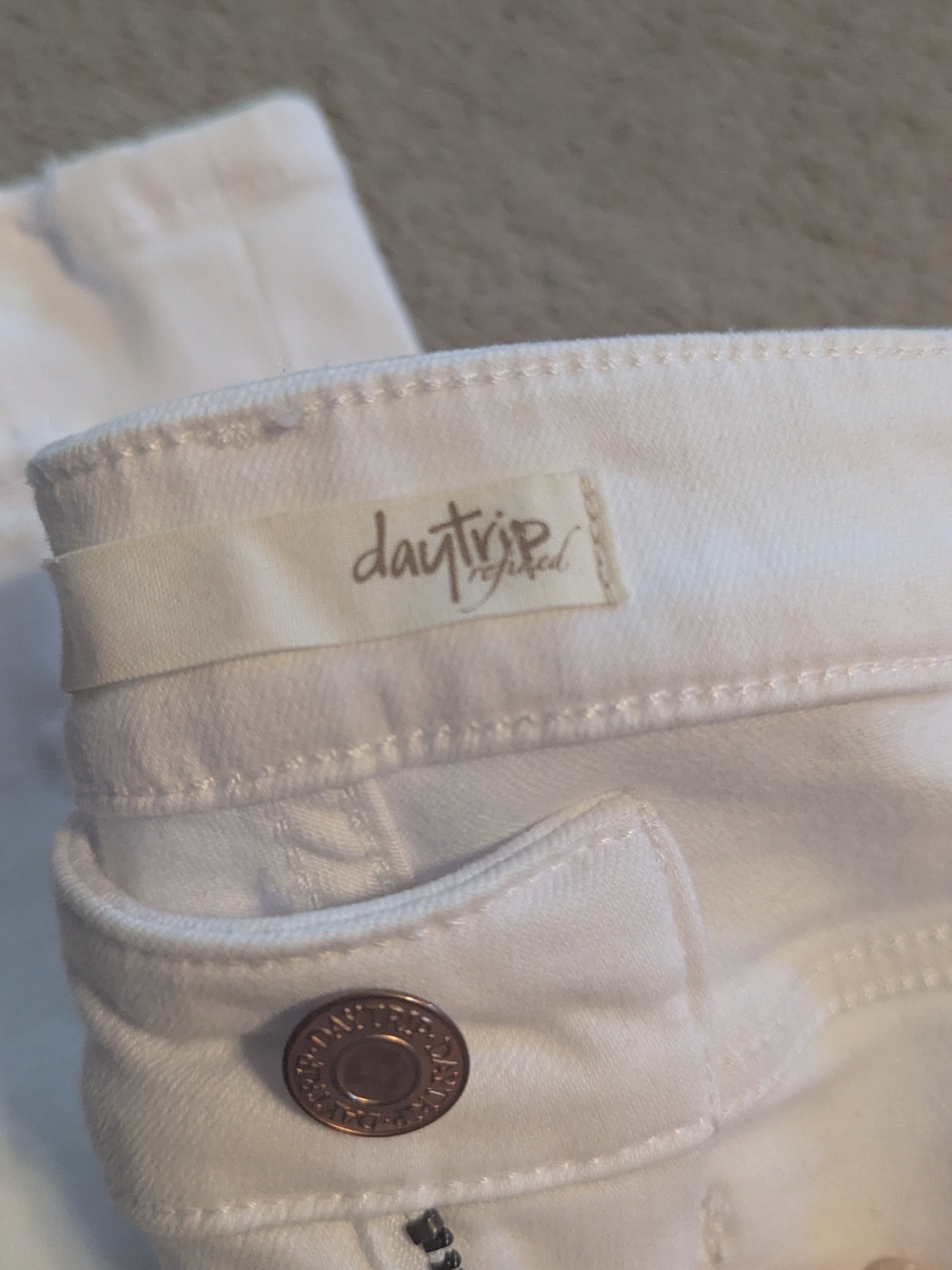 Daytrip White Distressed Skinny Jeans - Picture 3 of 4